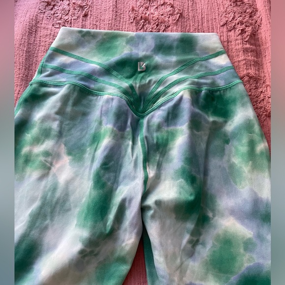 Buffbunny Blue/Green Tie Dye Leggings - Picture 2 of 4